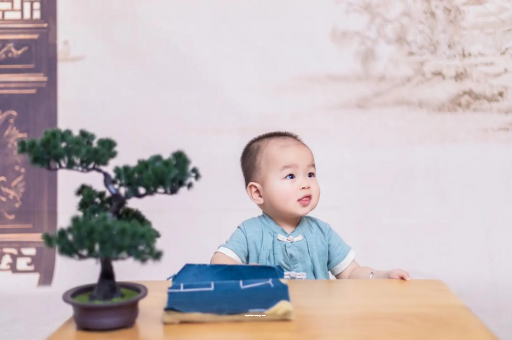 燕郊宝宝半夜吐了怎么回事 燕郊宝宝半夜吐了怎么回事